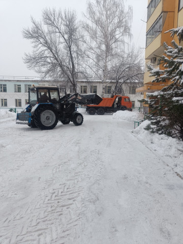 Очистка территории от снега