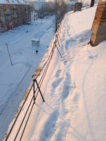 Очистка кровли от снега и наледи